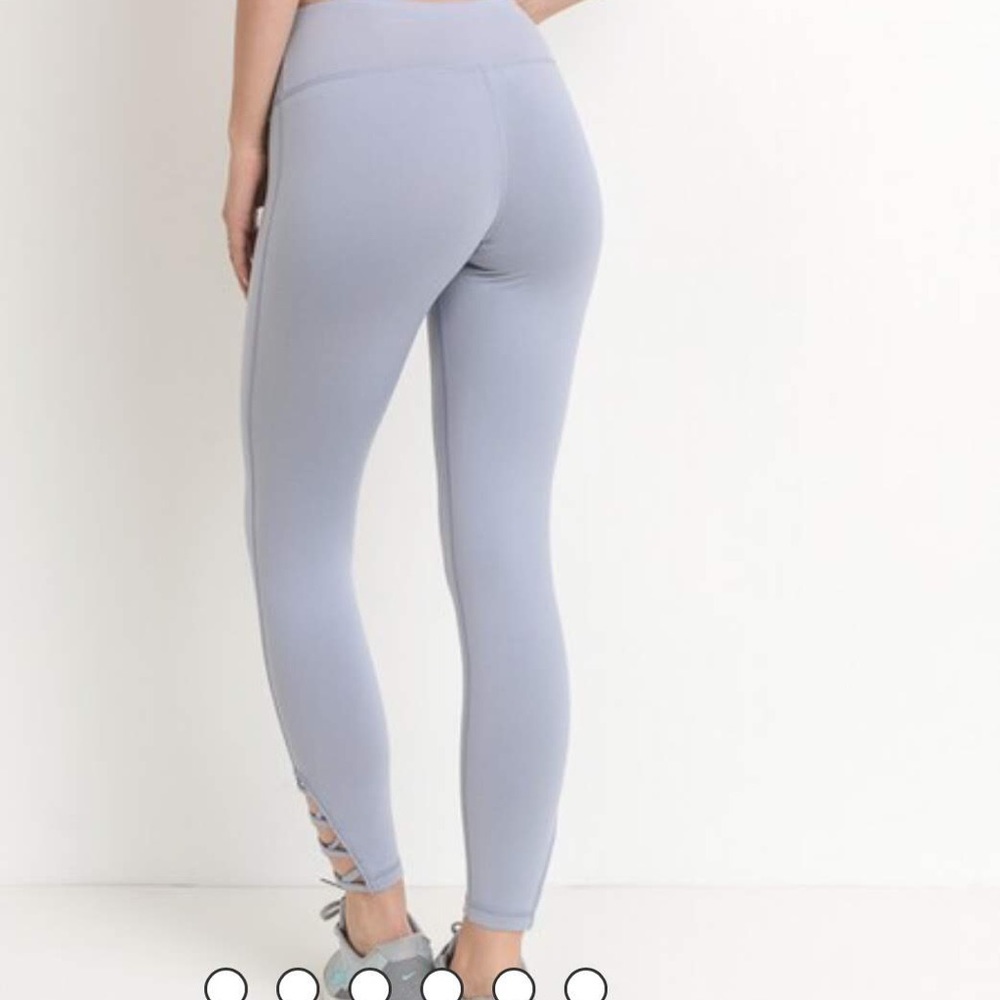Mono B Lattice Lavender Leggings NWT